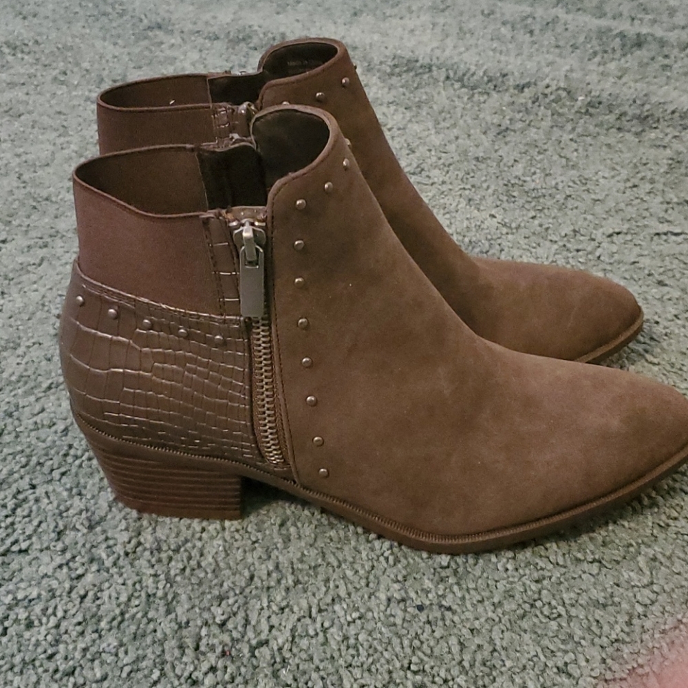 NWT- Market & Spruce Booties, sz 8